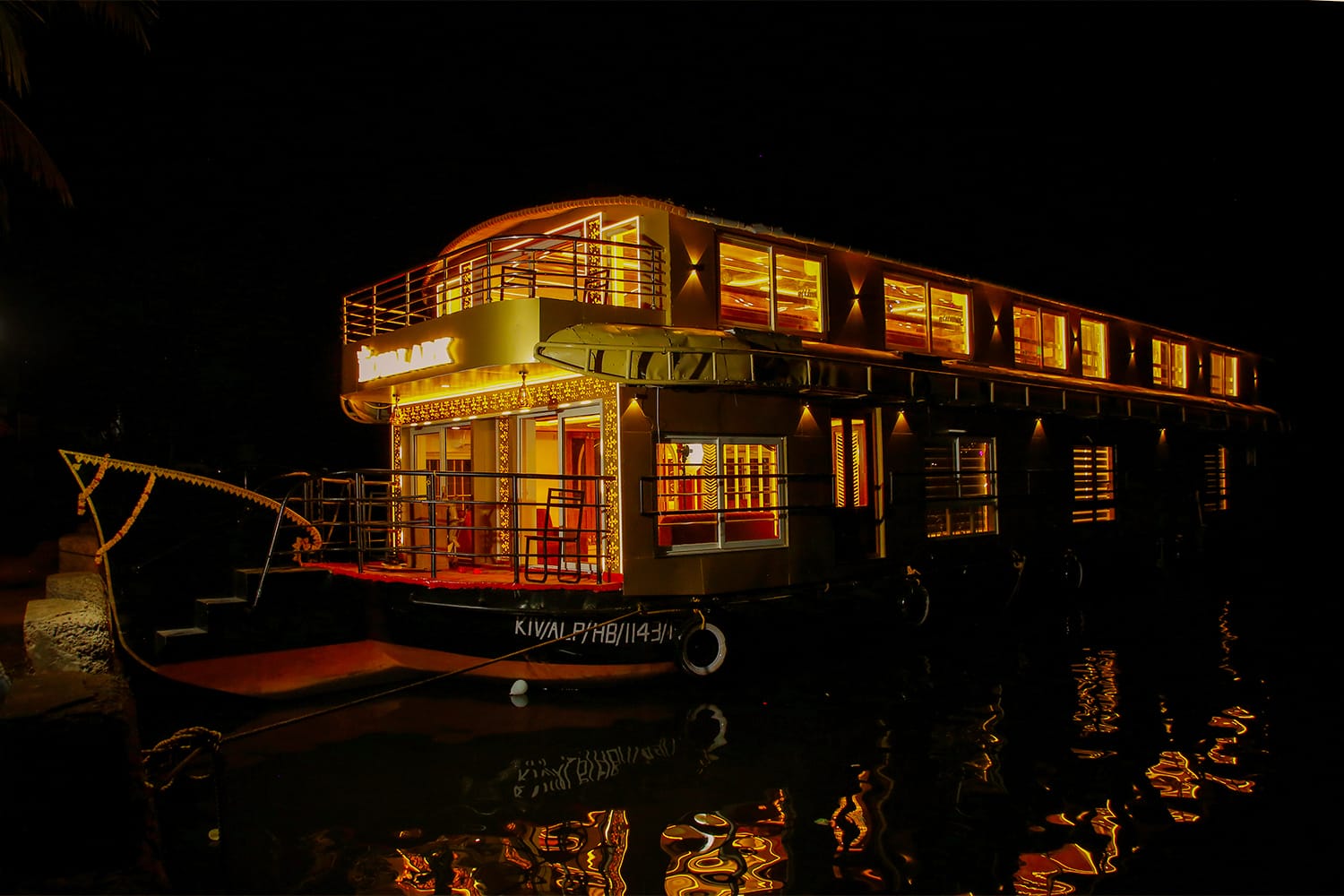 5 Bedroom Houseboat in Alleppey