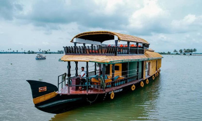 deluxe houseboats