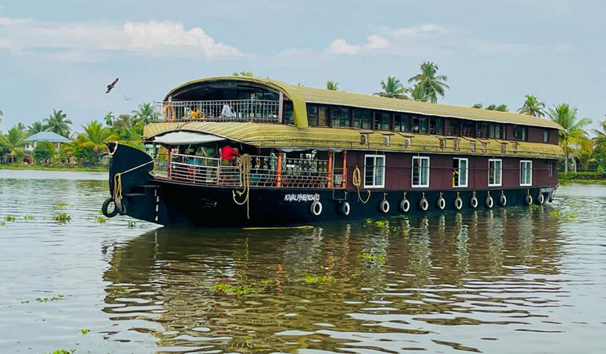 Premium Houseboats