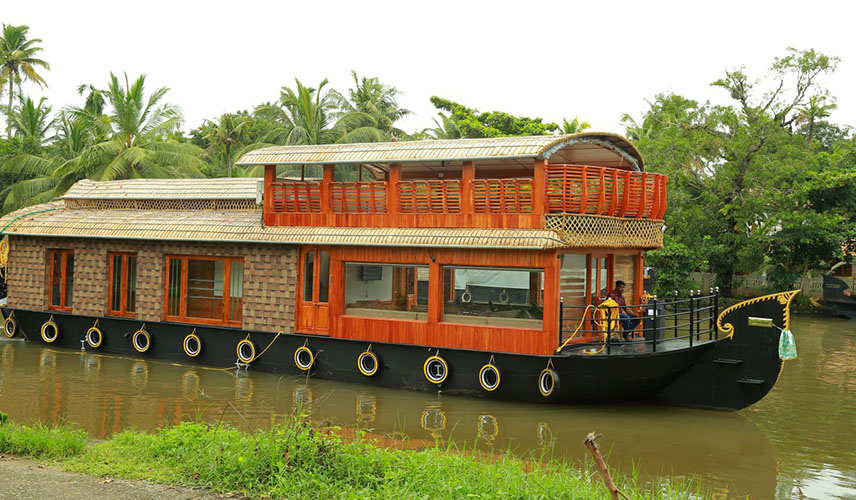 luxury Houseboats