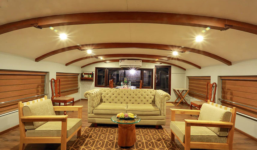 luxury Houseboats