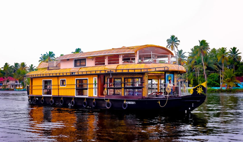 luxury Houseboats