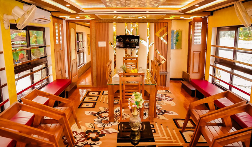 luxury Houseboats