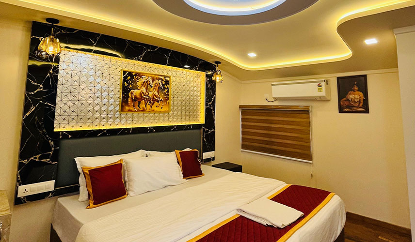 Premium Houseboats