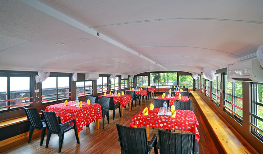 premium Houseboats