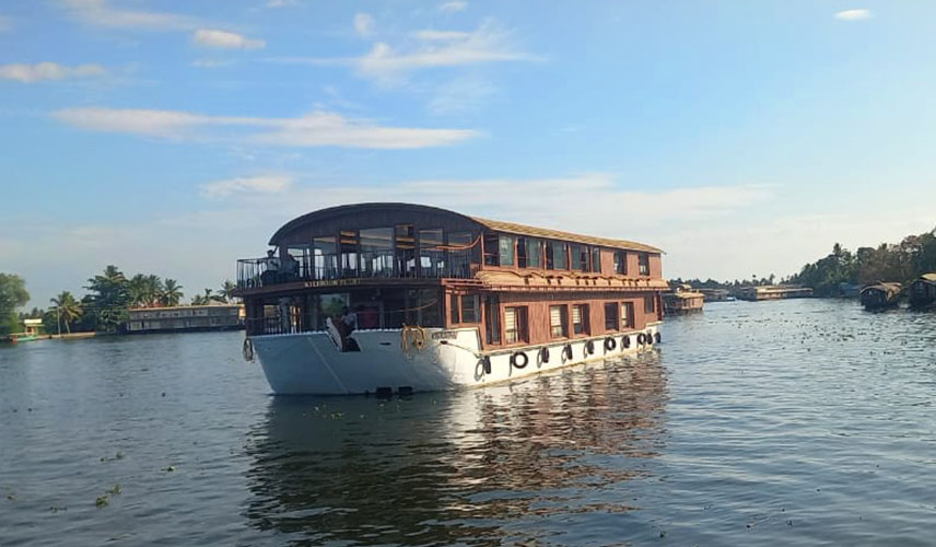Sharing houseboats